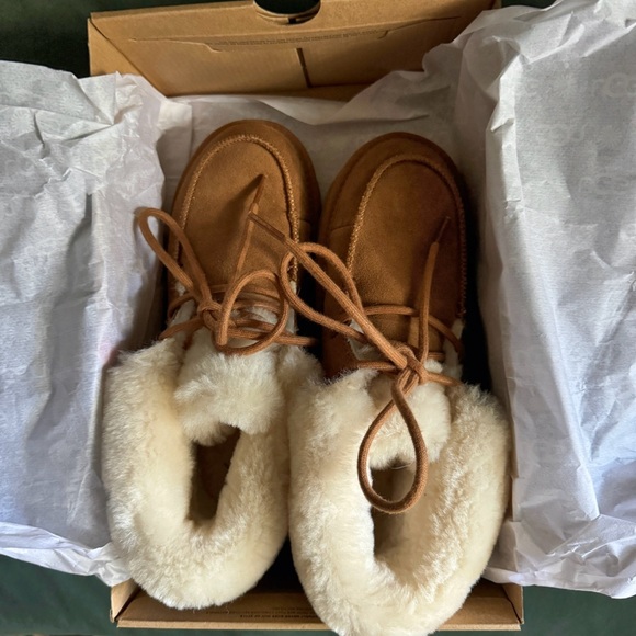 UGG Diara Bootie - NWOT - Picture 7 of 12